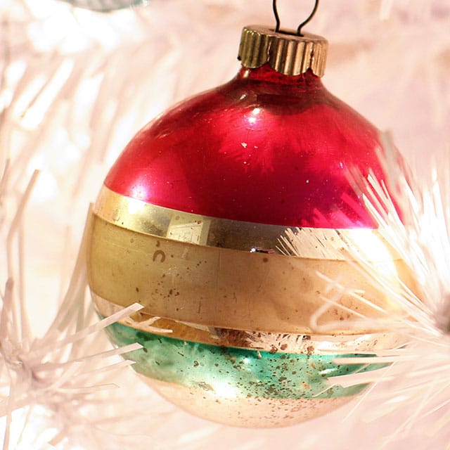 Vintage White Christmas Tree with Shiny-Brite Ornaments : Atta