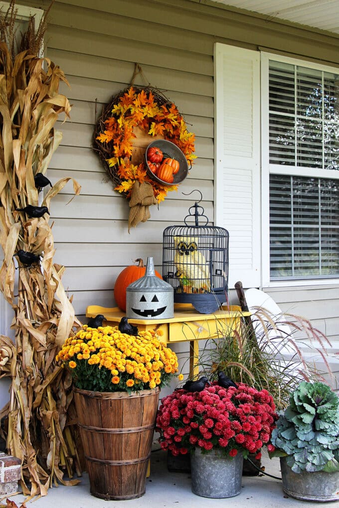 Transitioning The Porch From Fall To Halloween - House of Hawthornes