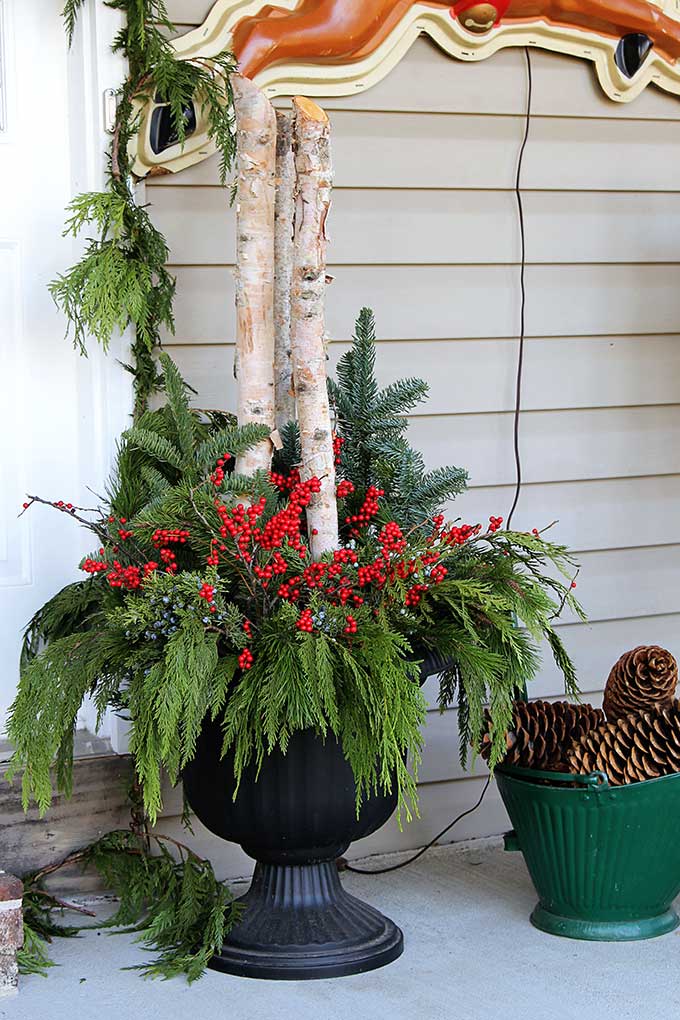Front Porch Christmas Decorations - House of Hawthornes