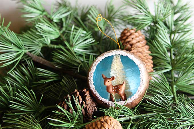 DIY retro Christmas tree ornaments